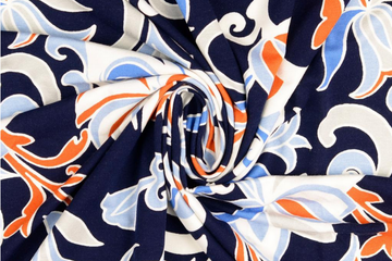 Viskose Jersey mit Blüten und Blättern, marine, 0,5 m